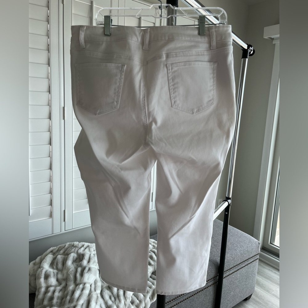 WESTPORT by DRESSBARN Classic Fit White Stretch Jean Capris Size 14 - Picture 10 of 11